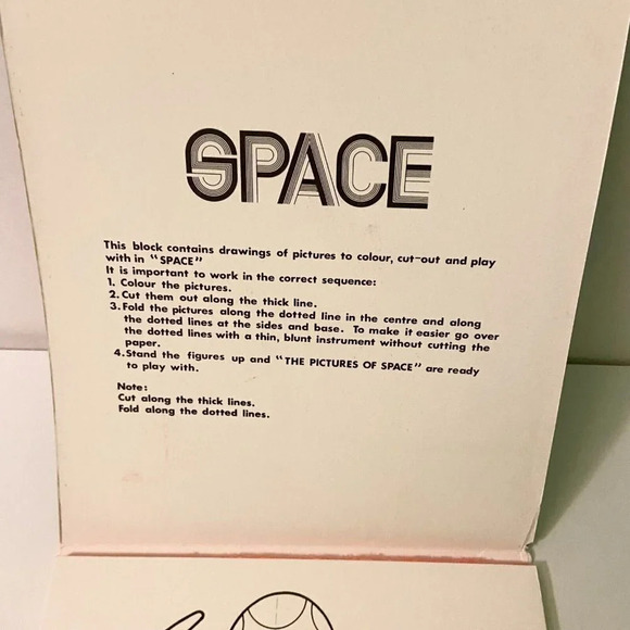 Vintage Buki Ltd Space 12 Pictures Colour and  Cut Out Activity Book - Picture 6 of 12